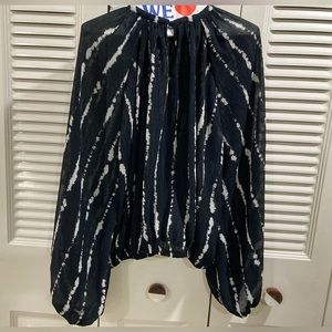 H&M BALLON STYLE BLACK/WHITE STRIP TOP WITH ELASTICIZED CUFFS AND WAIST